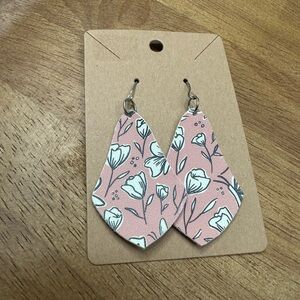 5/$10 Floral Pink Teardrop‎ Earrings